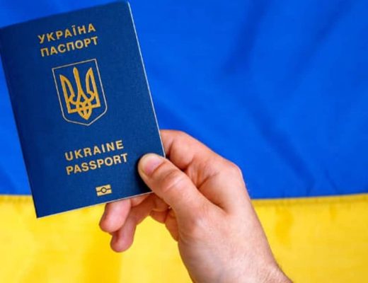 Вклеить фото в паспорт в Украине: плюсы грамотной помощи