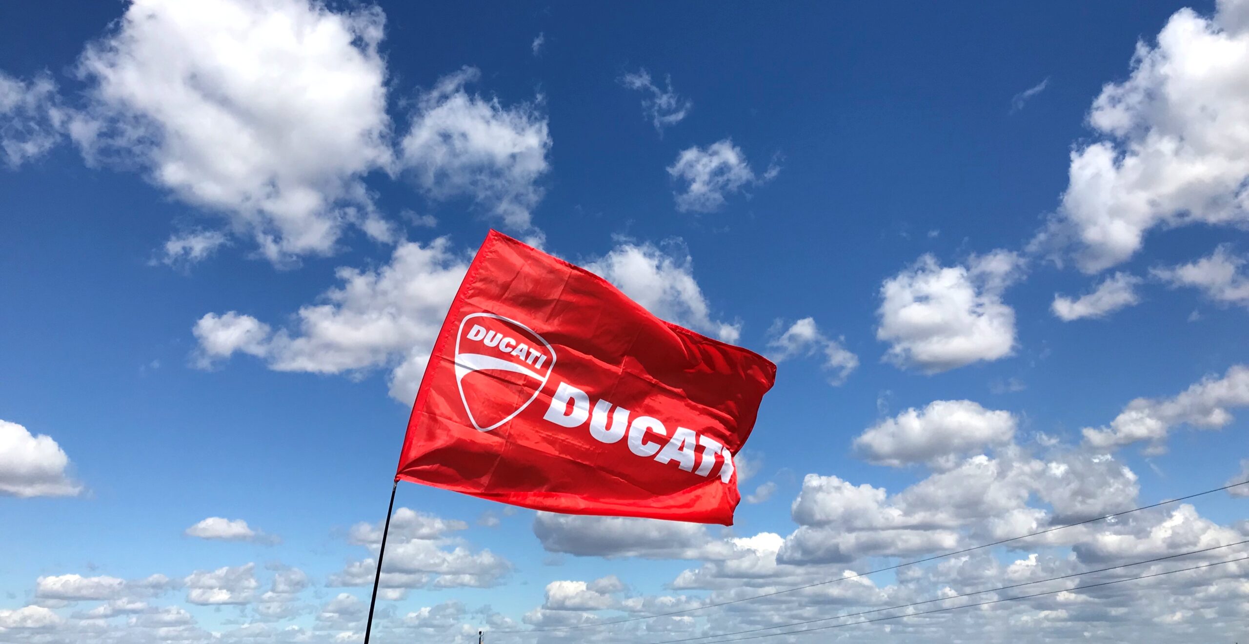 Кому корисно обрати прапор на замовлення