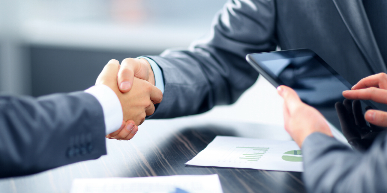 Порівняння Литви та Естонії: де дешевше обслуговування компанії та простіше складання звітності?