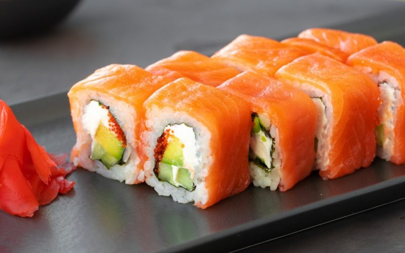 Кому идеально зайдут роллы Филадельфия с доставкой