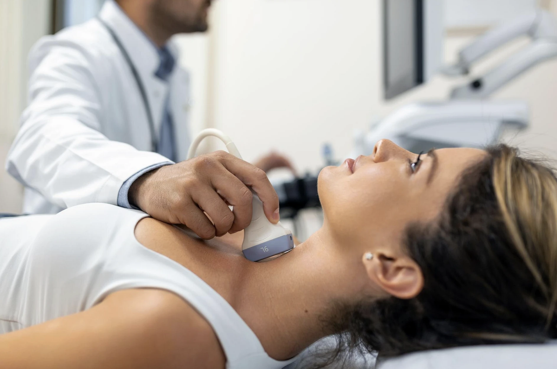 УЗД щитоподібної залози: кому потрібно і які симптоми не можна ігнорувати